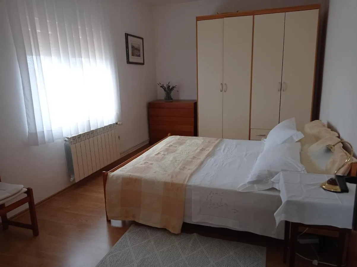 Apartments Anica Pula 0*,  Croatia