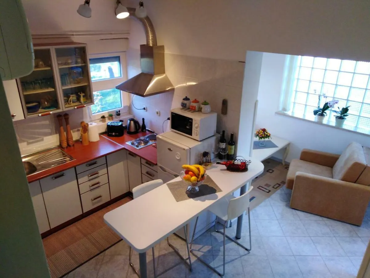 Apartments Anica Pula